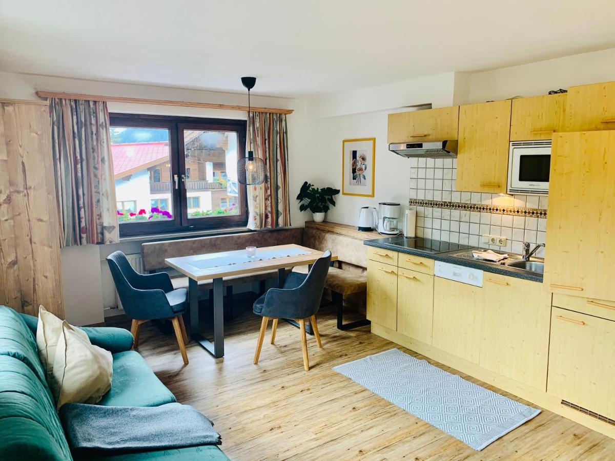 Appartements Al Castagno Ehrwald Exteriör bild