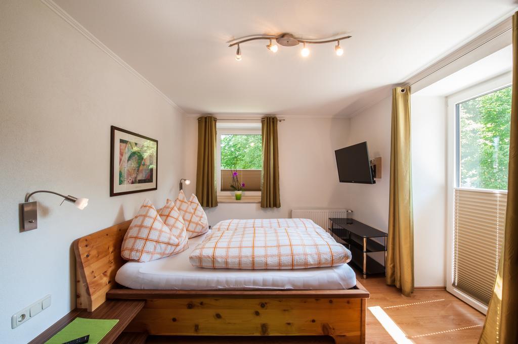 Appartements Al Castagno Ehrwald Exteriör bild