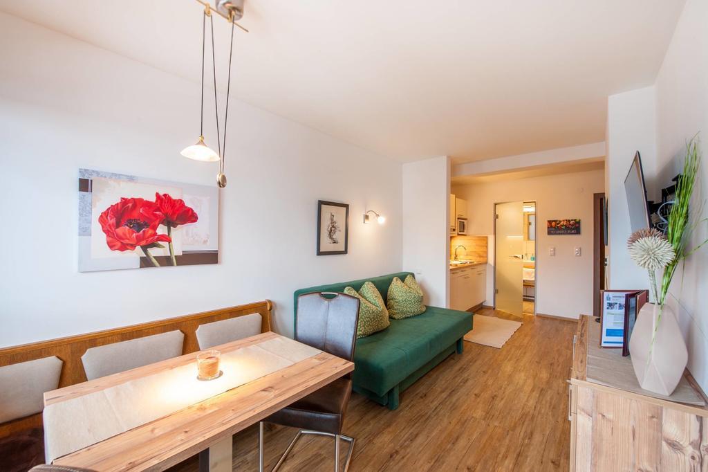 Appartements Al Castagno Ehrwald Exteriör bild